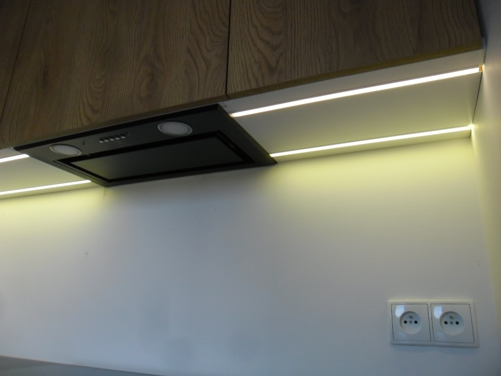 Oświetlenie LED pod szafkami